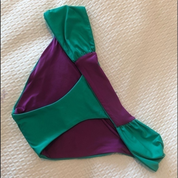 A. Che Bikini Swimsuit Size M - Picture 3 of 16